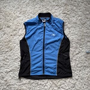 The North Face Women’s Stow Windbreaker Vest. Size Large. GOOD Shape!